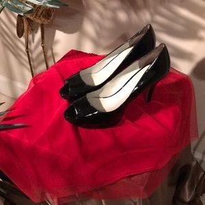 Nine West SZ 10 1/2 Black Platform